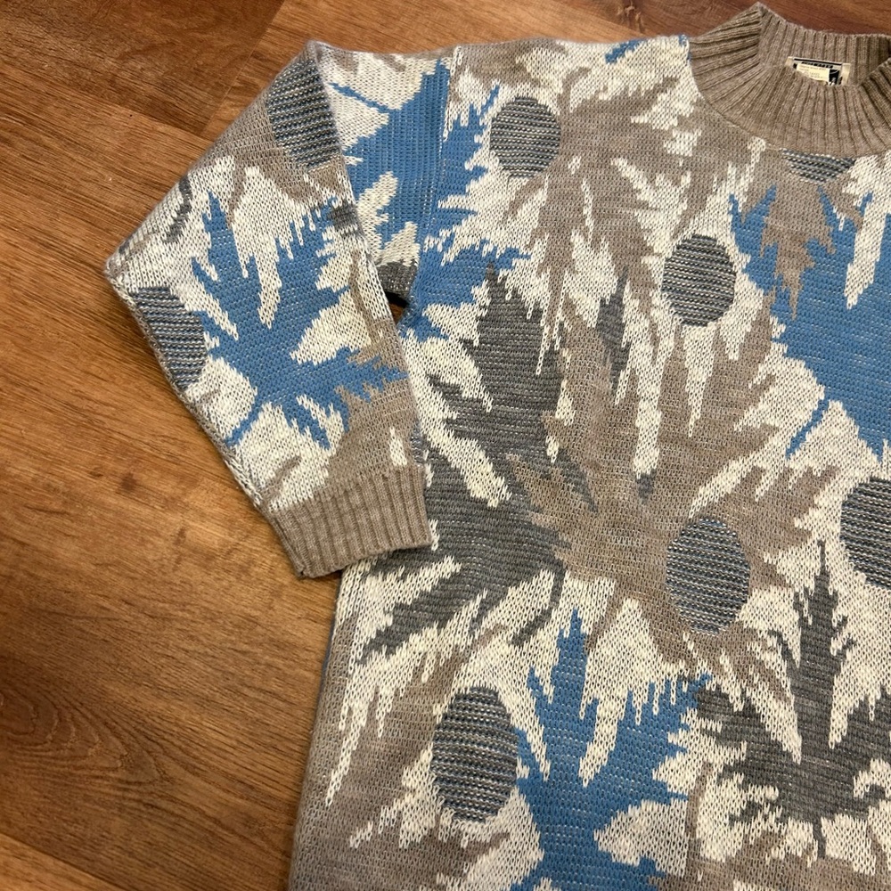 Vintage Leaf Patterned Sweater - image 2